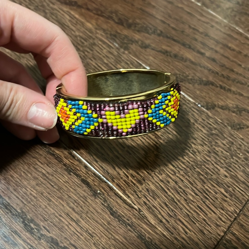 Betsey Johnson bracket